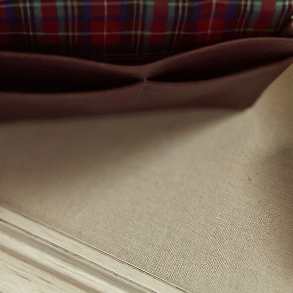 Vintage Wanderlust burgundy leather passport / travel wallet with plaid lining. - Picture 10 of 10